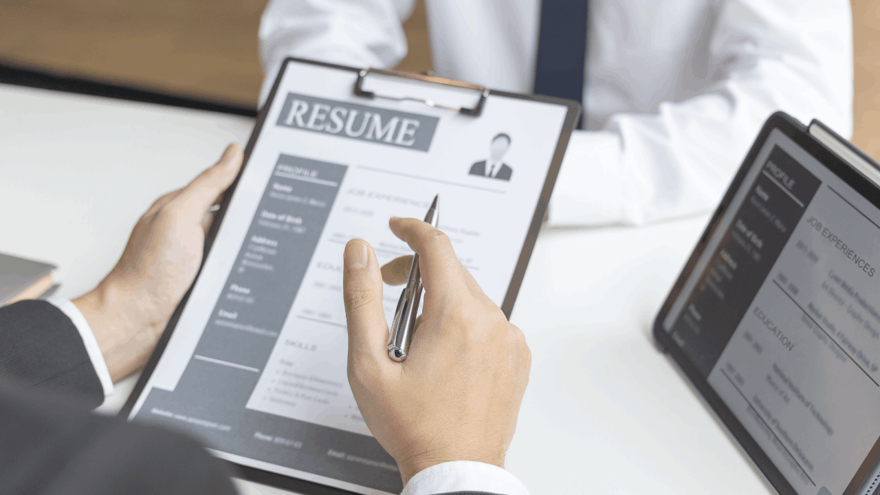 How to Get a Government Job in Dubai